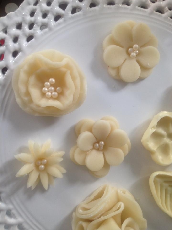 Fleurs en pâte damande marzipan flowers