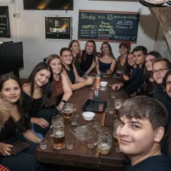 Szinergia és banger társaság – Így telt a Kafedik októberi Mega7Végéje
